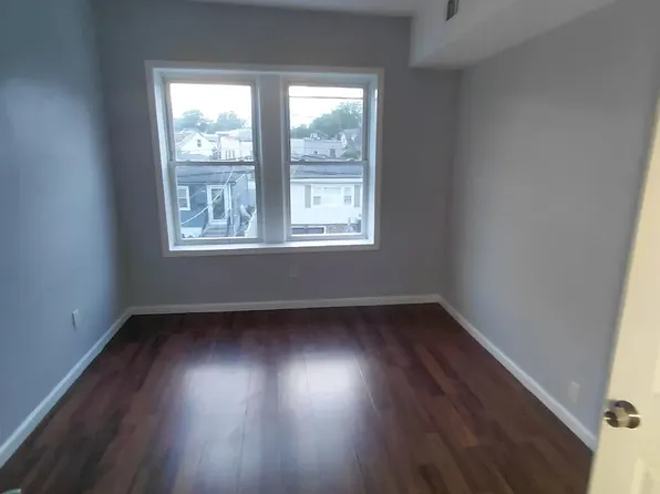 70 Boylan St #2F, Newark, NJ 07106