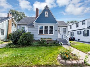 1031 Logan Ave, Elgin, IL 60120