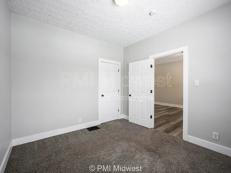 729 N Bosart Ave — Photo 21