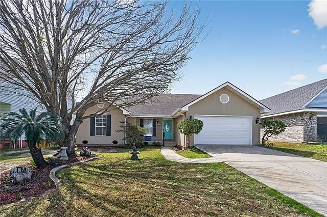 3 bed, 2.0 bath, 1792 sqft, $2,200 — Photo 1