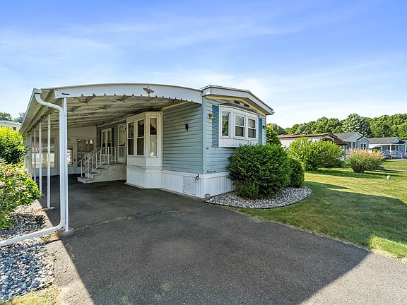 2nd image of 14 Victoria Cir