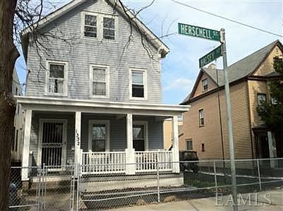 2nd image of 1332 Herschell St