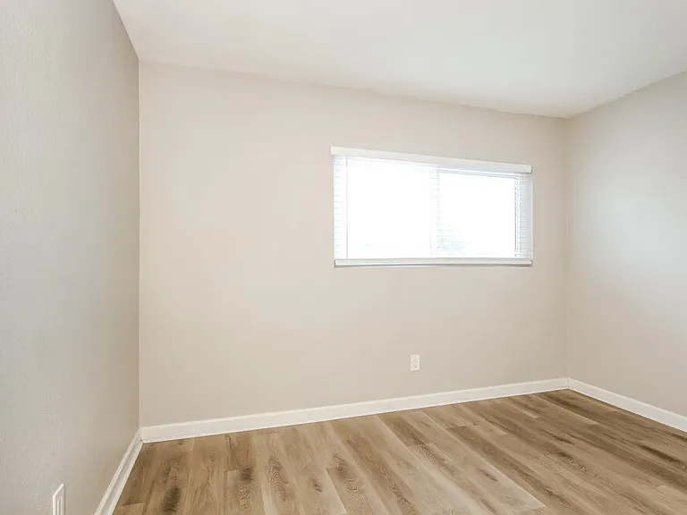 8737 W Bluefield Ave — Photo 14