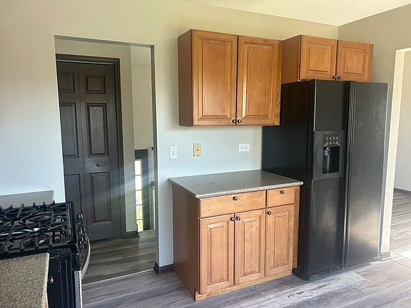 2nd image of 18654 Chestnut Ave