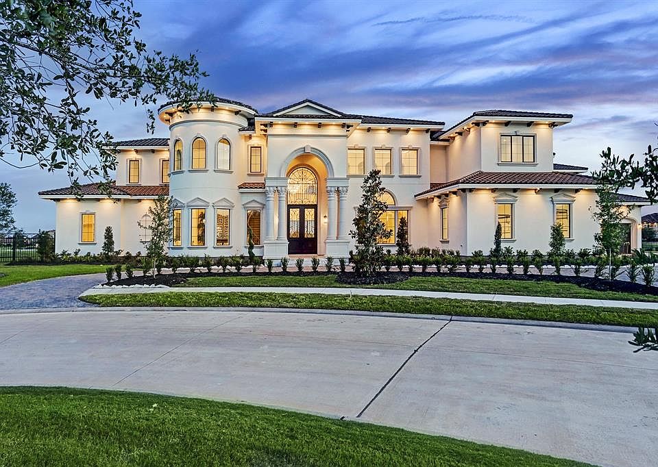 1st image of 27 Riverstone Island Dr