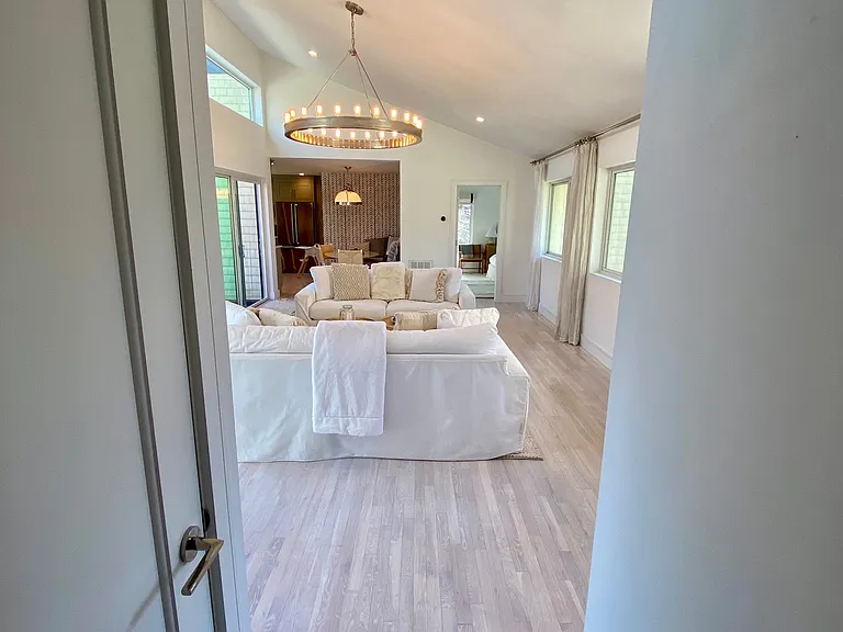 60 Gardiners Ln — Photo 28