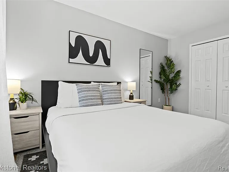 400 La Plaza Ct — Photo 32