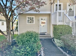 2390 State St APT 7J, Hamden, CT 06517