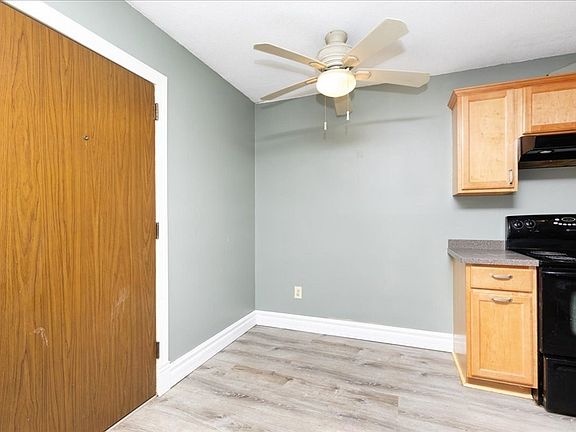 5th image of 3 Chapel Hill Dr APT 10