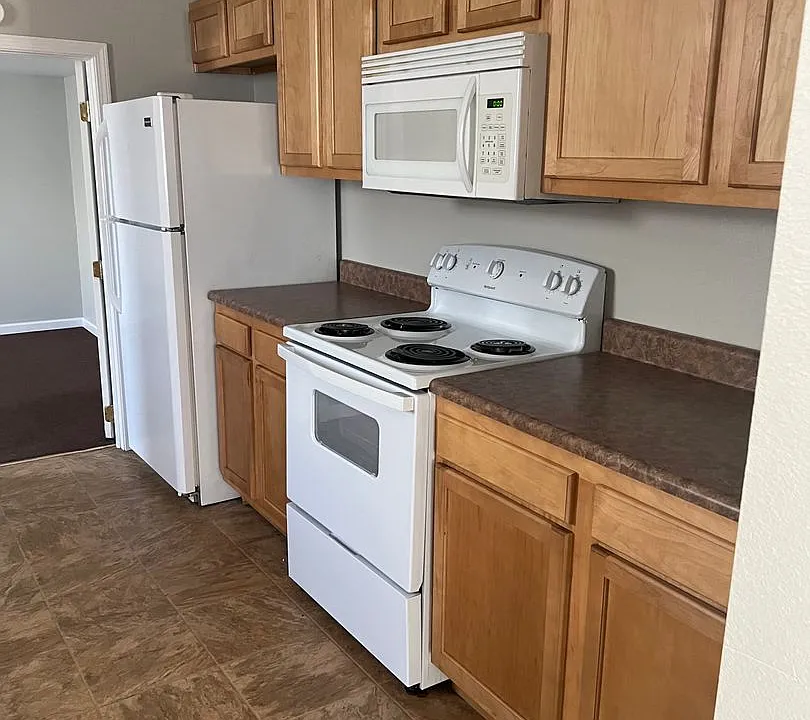 528 E Kohlmetz St