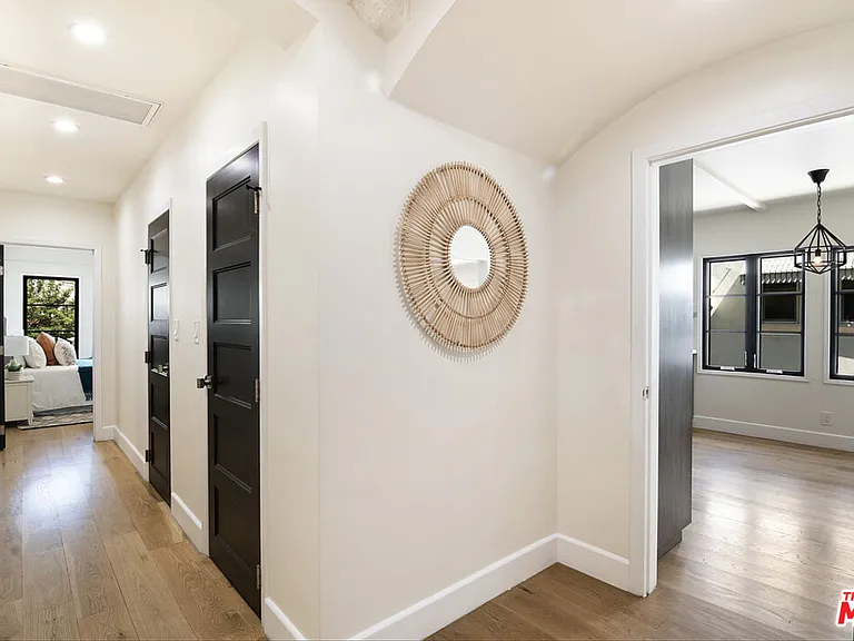 311 N Mansfield Ave #U — Photo 26