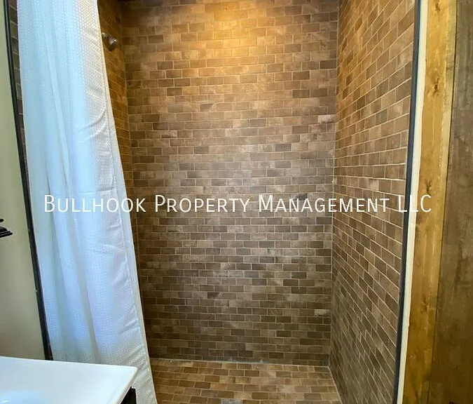 126 2nd Ave W — Photo 12
