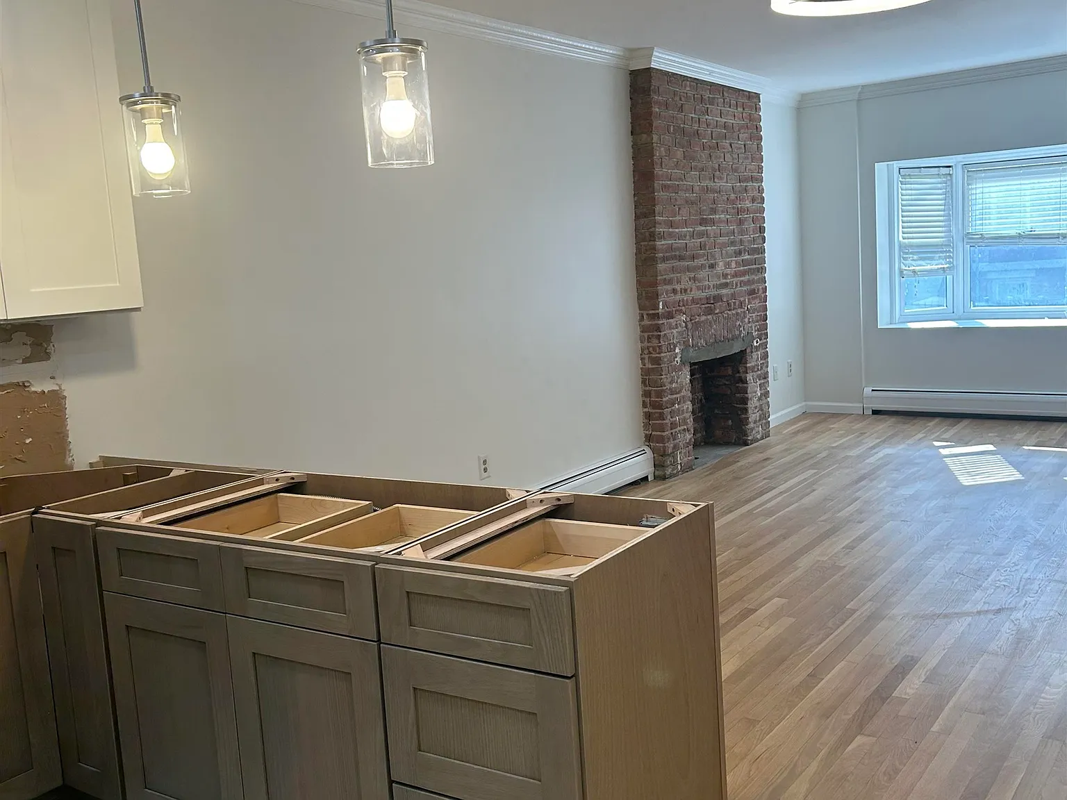 2 bed, 2.0 bath, 1650 sqft, $4,850 — Photo 2