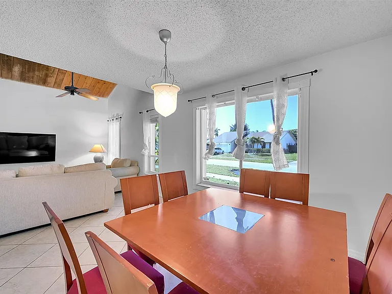 1361 SW 26th Ave — Photo 16