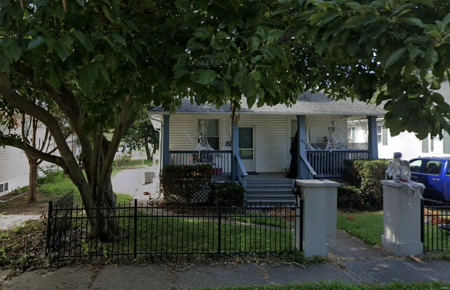 303 E 2nd St photo 1