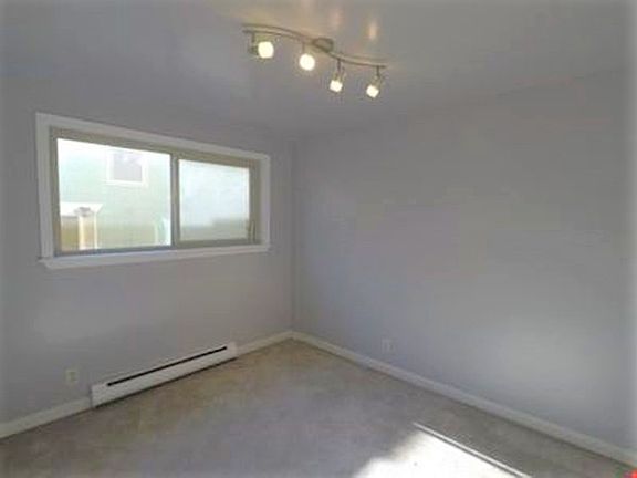 2nd image of 1417 Belmont Ave #202