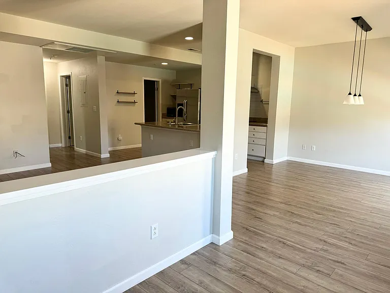 88 E 6th St #309 — Photo 18