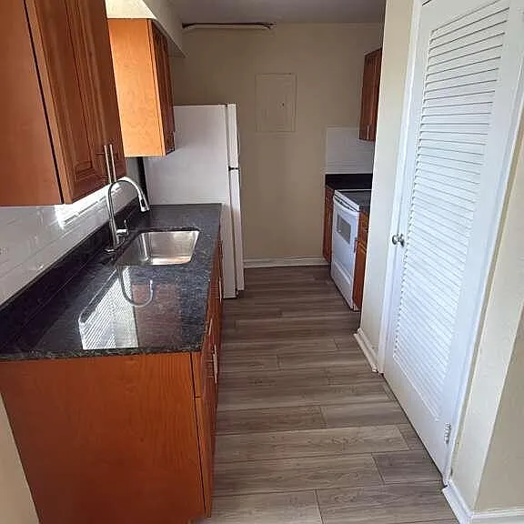 3722 Henry Ave #3 — Photo 2