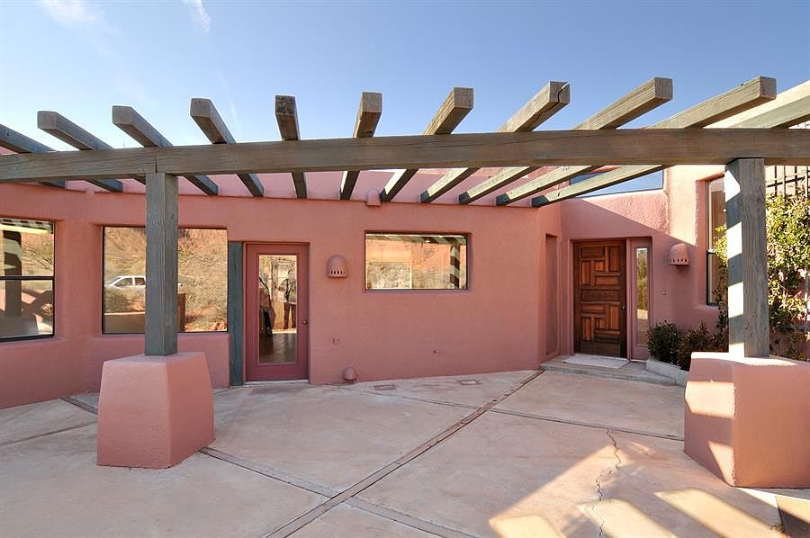 2nd image of 1065 N Chavano Dr