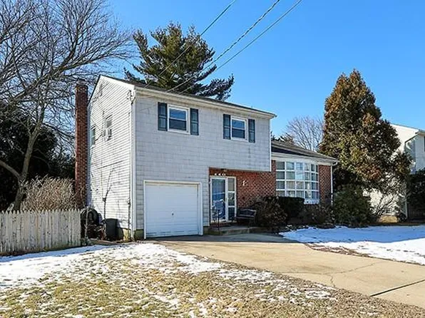 118 Cedar Street, Amityville, NY 11701