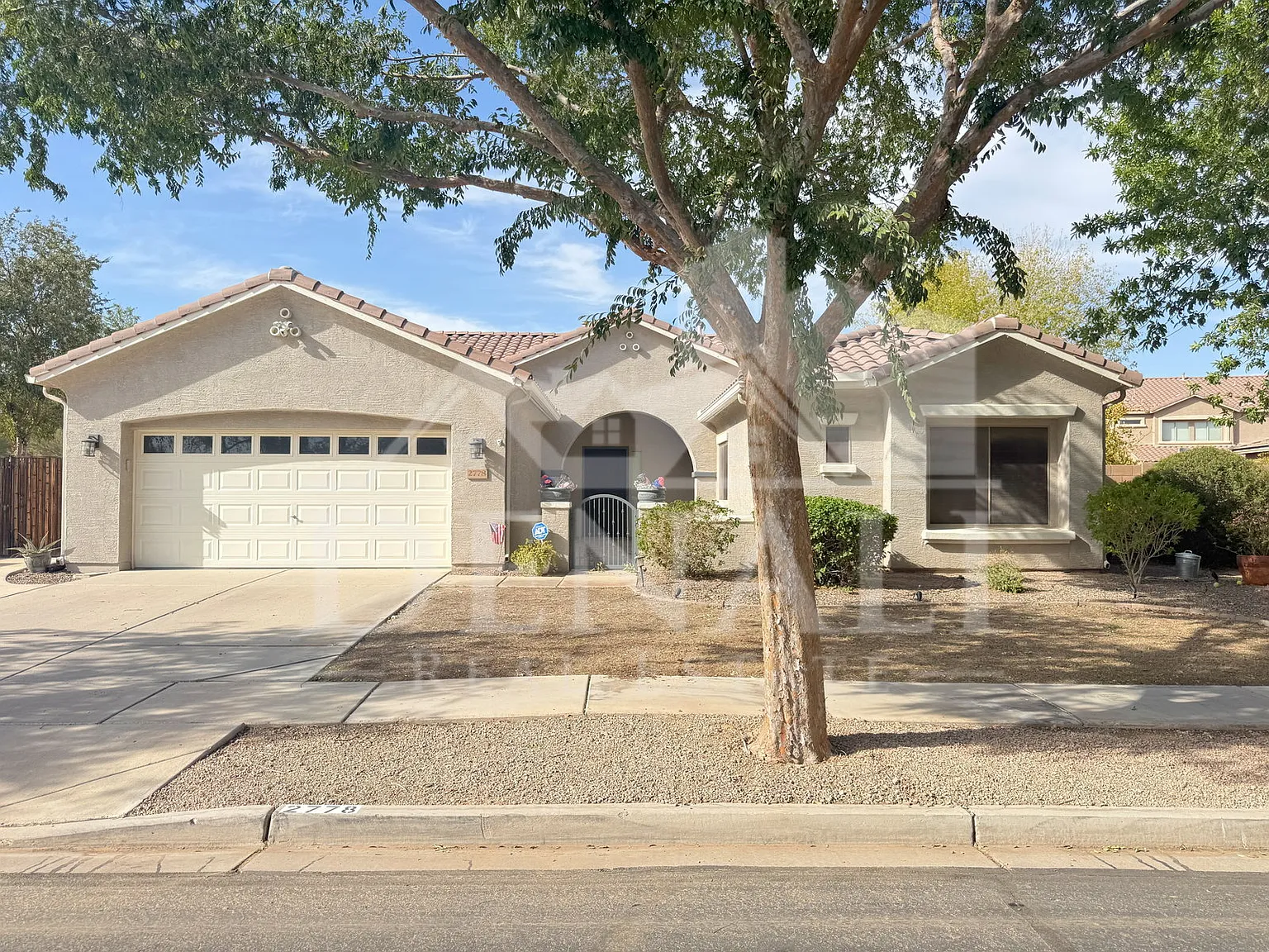 4 bed, 2.0 bath, 2348 sqft, $2,695 — Photo 1