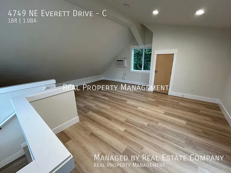 4749 NE Everett Dr #C — Photo 24