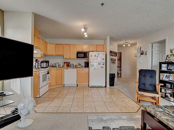 5th image of 101-9810 96th St #101