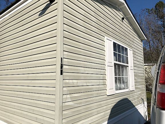 3rd image of 180 Shenandoah Ln