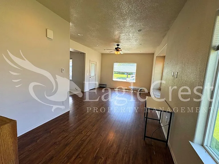 216 N Park St — Photo 15