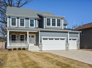 1904 Hitchcock Ave, Downers Grove, IL 60515