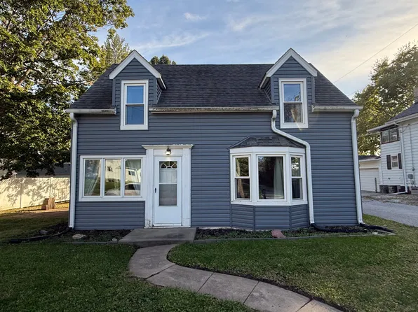 305 3rd St, Glenwood, IA 51534