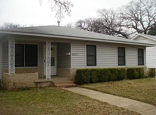 6829 Van Natta Ln, Fort Worth, TX 76112