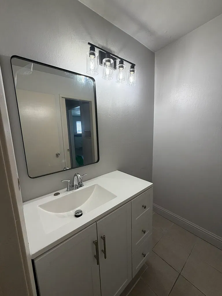 1 bed, 701 sqft, $2,250 — Photo 4