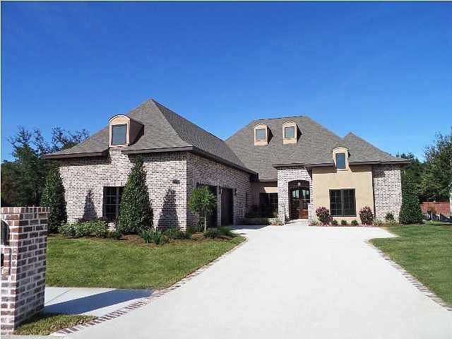 1st image of 2763 Manor Cir