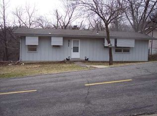 4774 Black Swan Dr, Shawnee, KS 66216