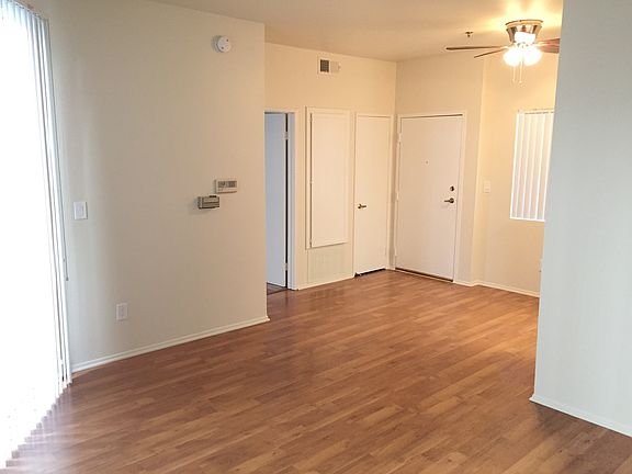 5th image of 1545 Amherst Ave APT 204