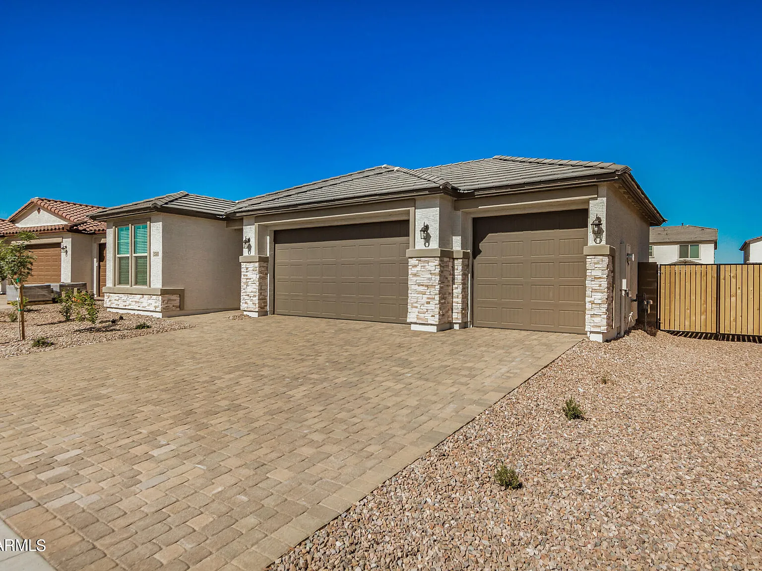 5 bed, 2100 sqft, $2,995 — Photo 2