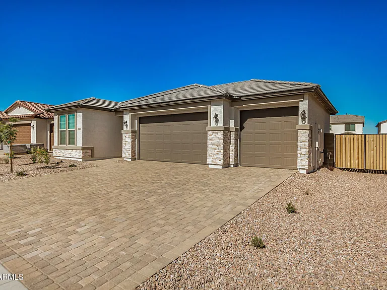 2503 S 180th Dr — Photo 2