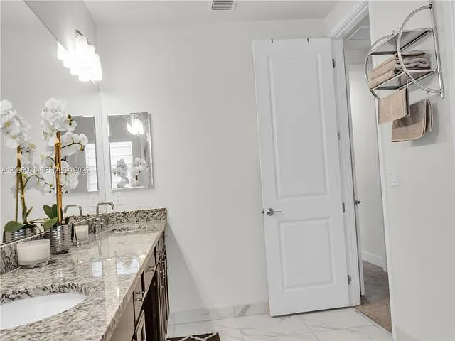 7314 Estero Dr — Photo 3