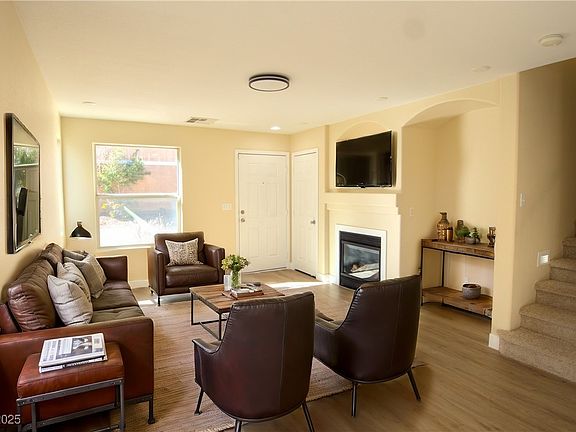3rd image of 8237 New Leaf Ave