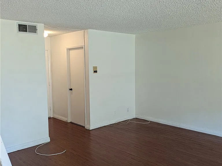 2105 Mathews Ave #10 — Photo 15