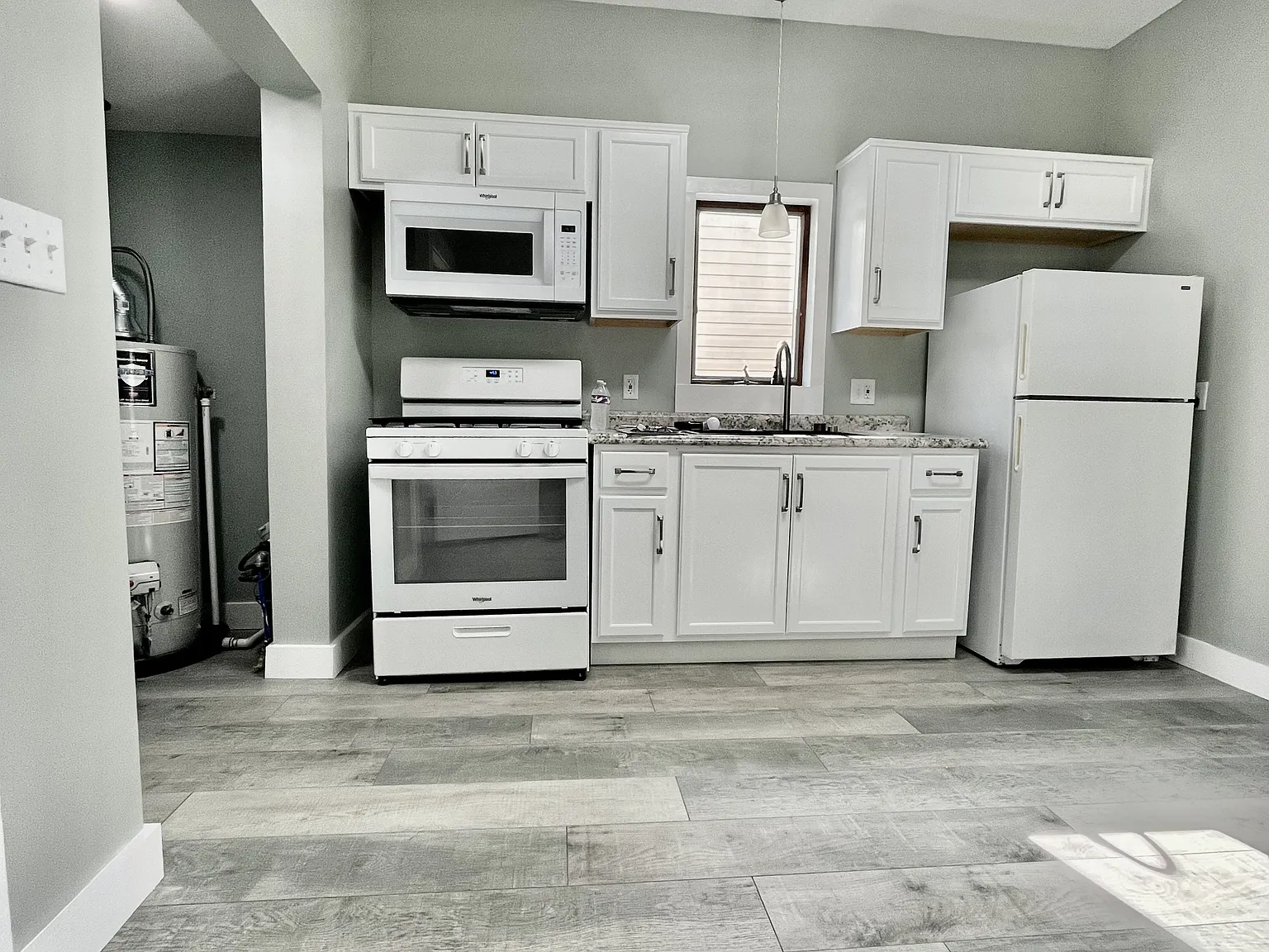 117 W Hemlock St - 117 W Hemlock St — Photo 2