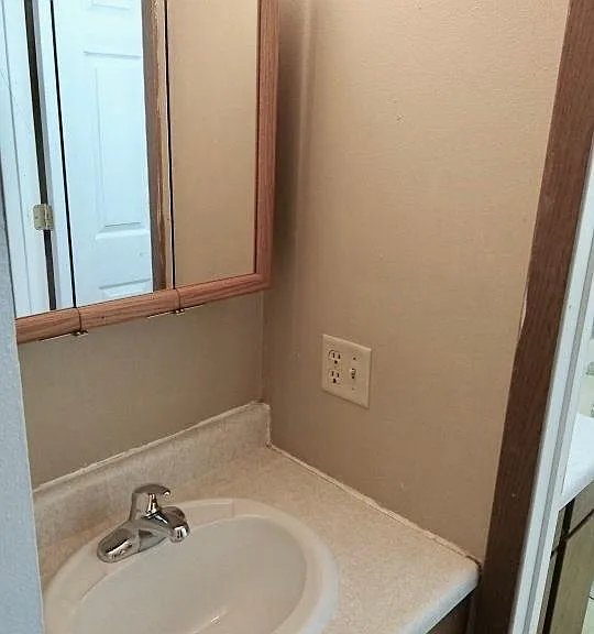 1138 Imperial Cir #8 — Photo 7