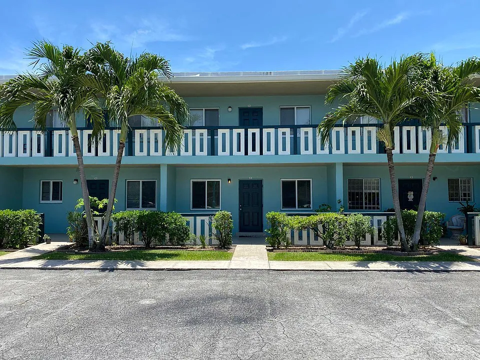 306 E Ocean Ave #106