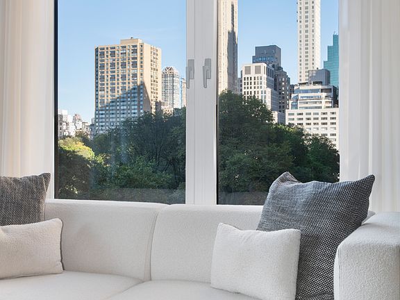 3rd image of 100 Central Park S APT 6A