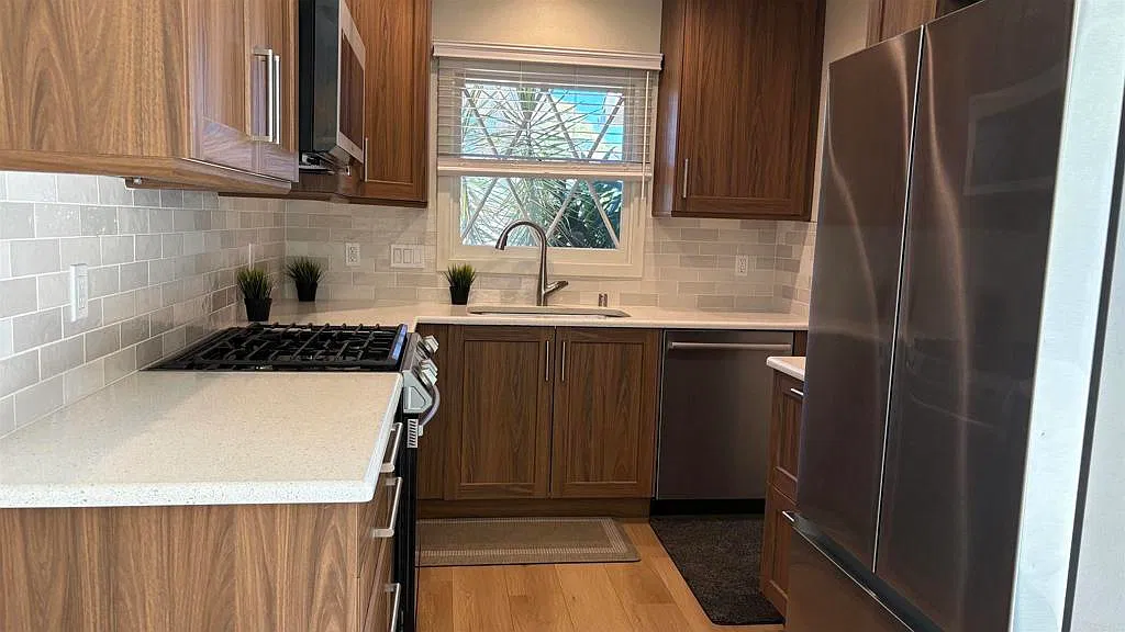 3 bed, 1131 sqft, $4,300 — Photo 4