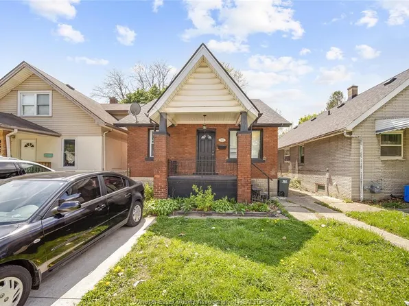 961 Curry Ave, Windsor, ON N9B 2C4