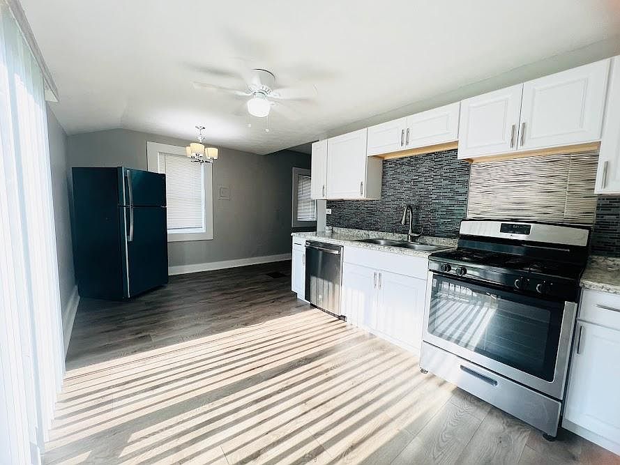 1st image of 2094 W 44th St
