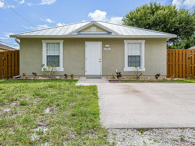 1456 25th Ct SW — Photo 4