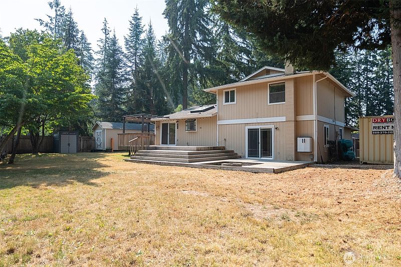 3rd image of 6612 Alder Glen Drive SE